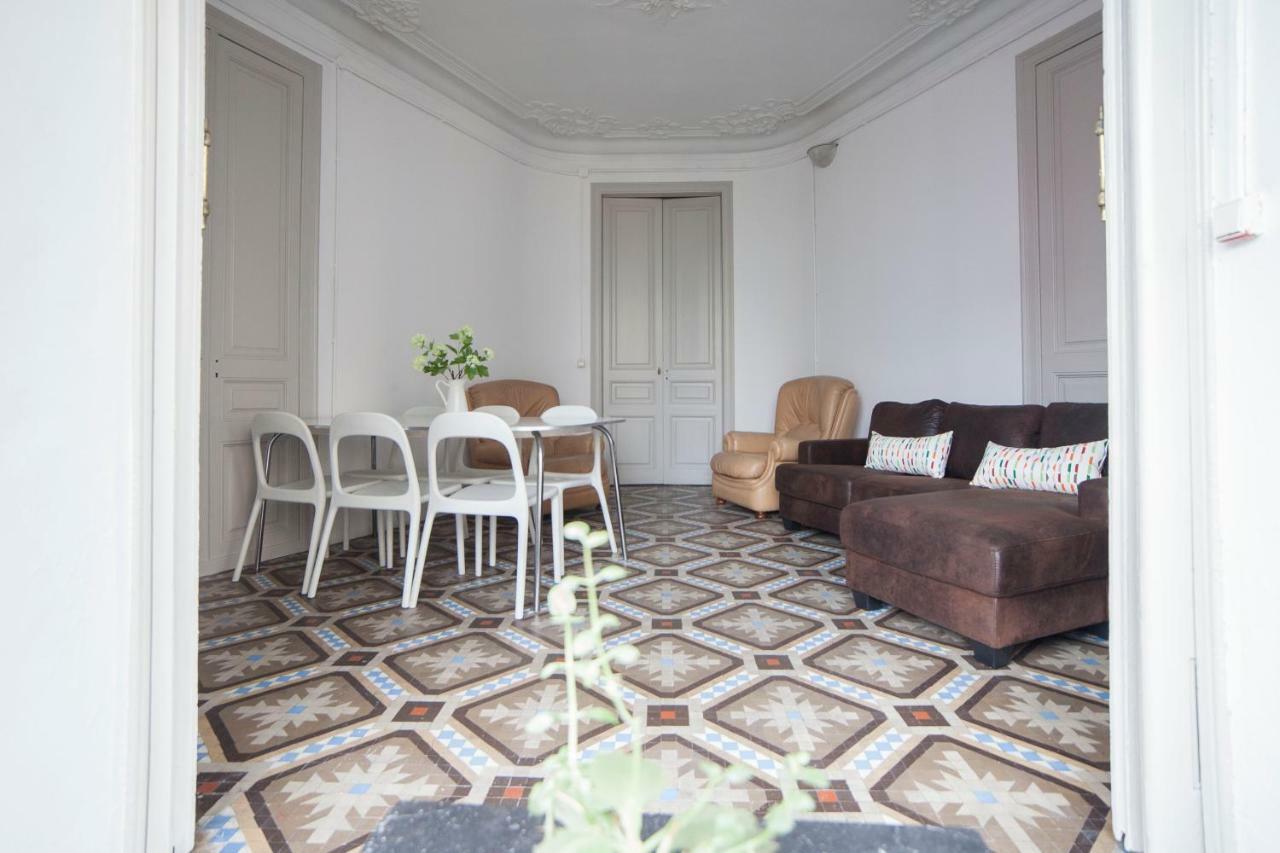 Apartamento Modernista Grupos *