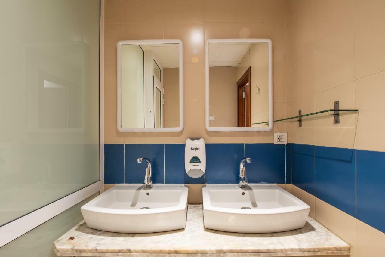 Hostal Safestay Passeig De Gracia (adults Only) *