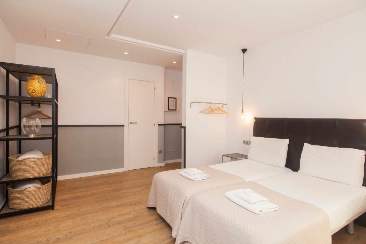 Short Group Liceu Serviced Barcelona
