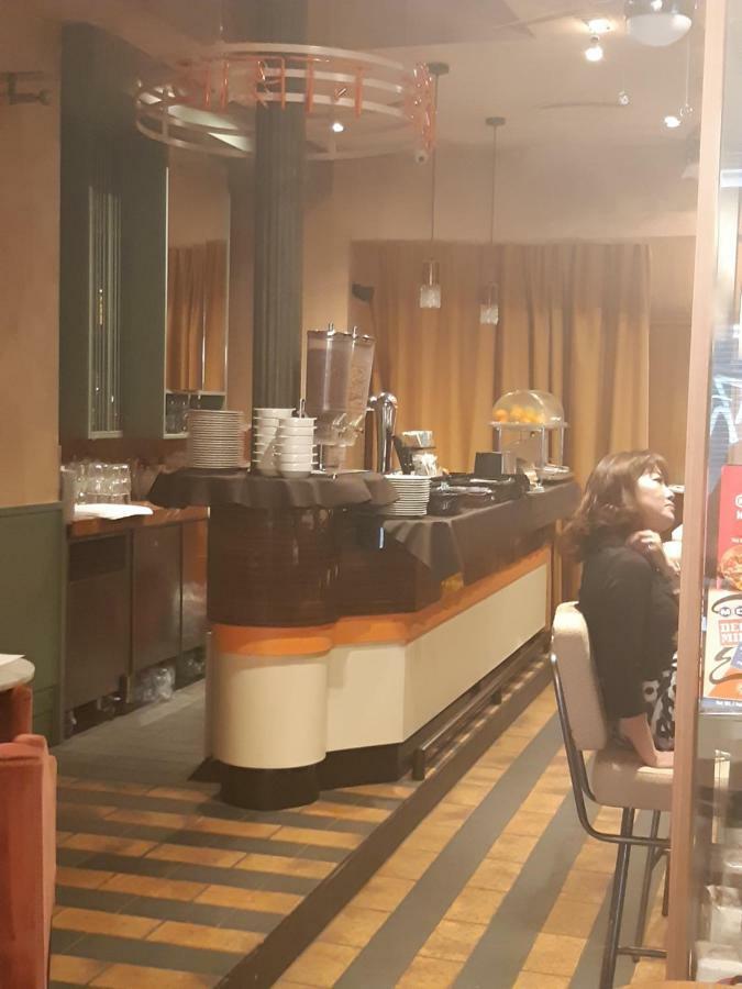 Adagio Hotel 2*