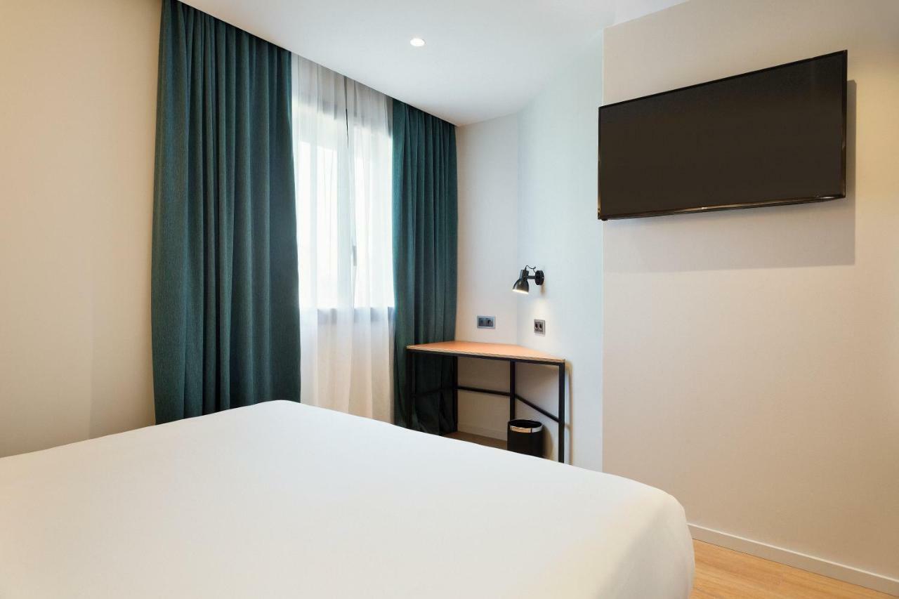 Hotel Brick 2*