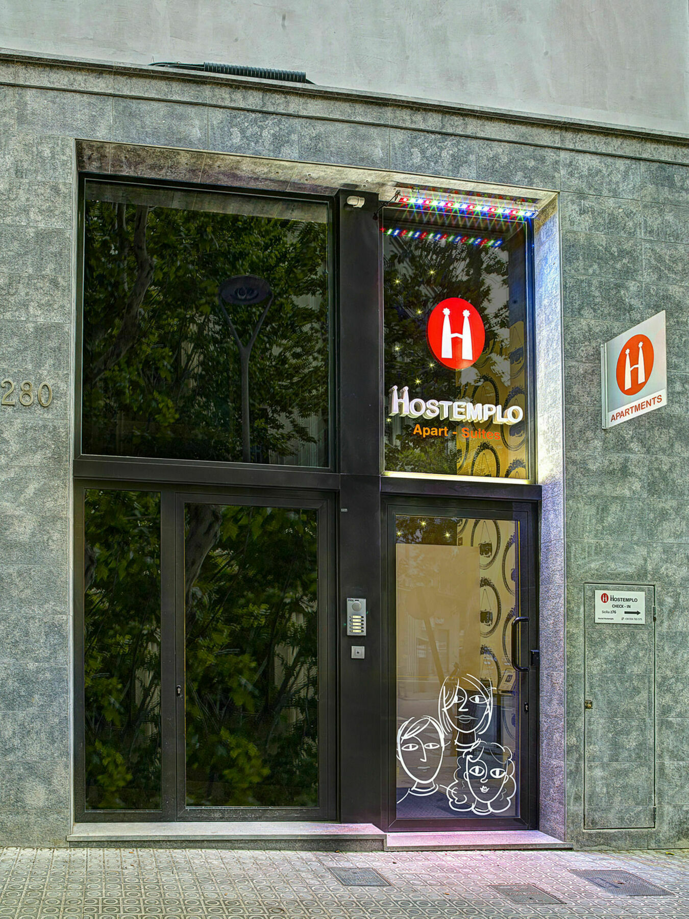 Guest house Hostemplo Sagrada Familia 3*