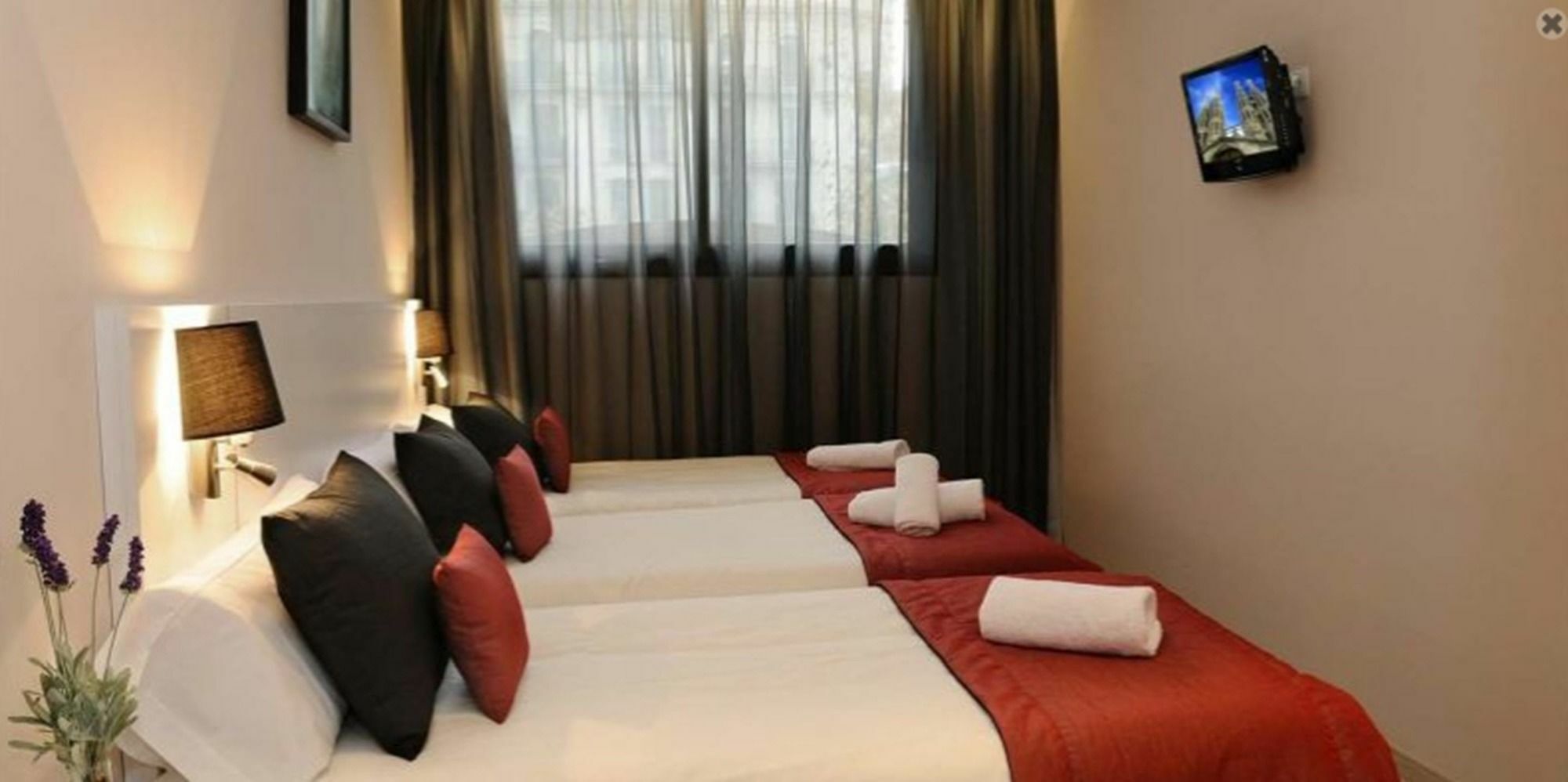 Hostemplo Sagrada Familia 3* Barcelona