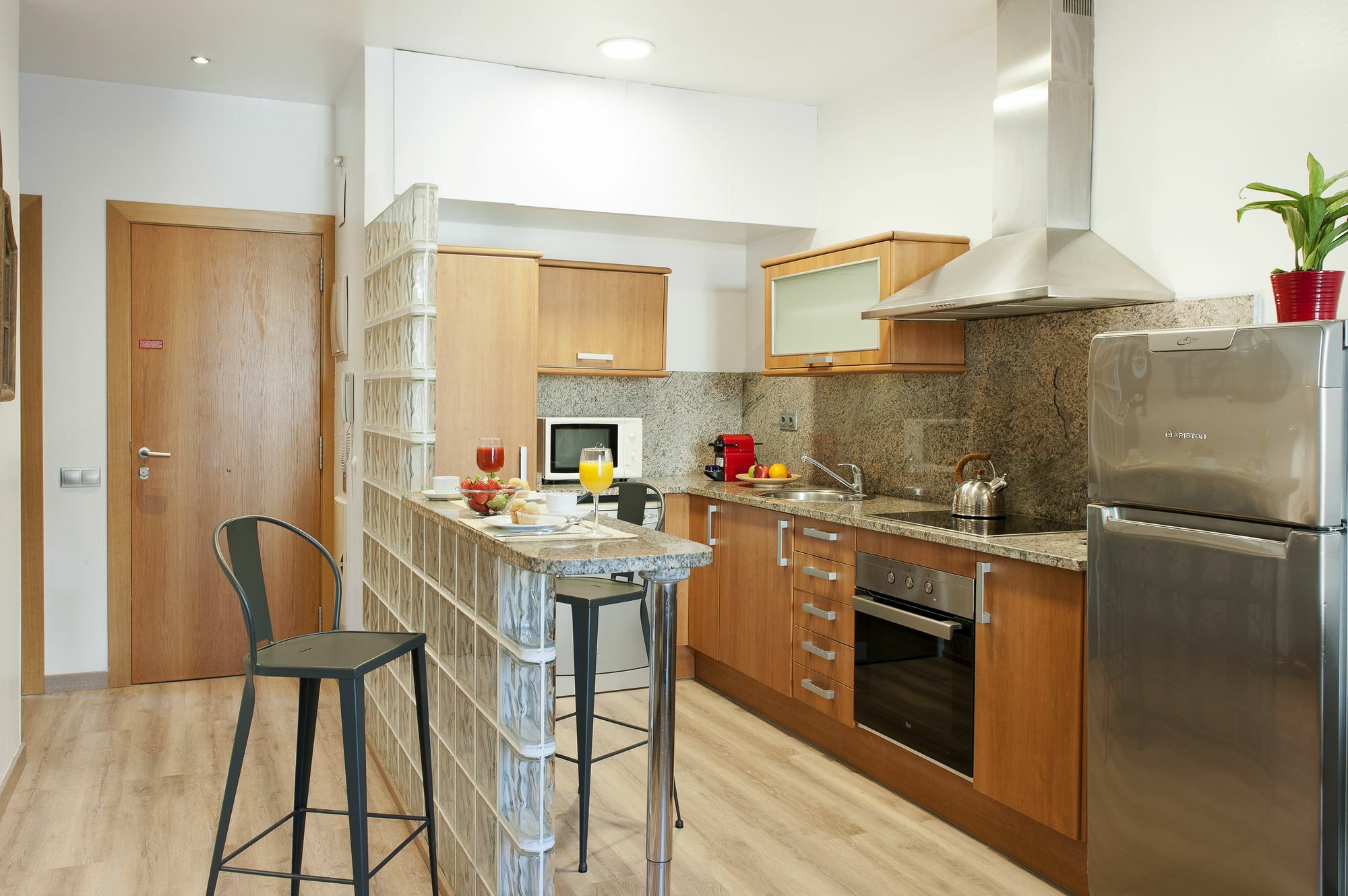 Mh S. Familia Apartment *