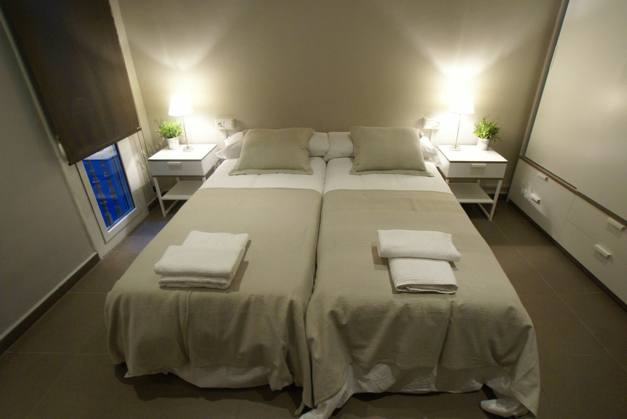555 Bcn Apartment