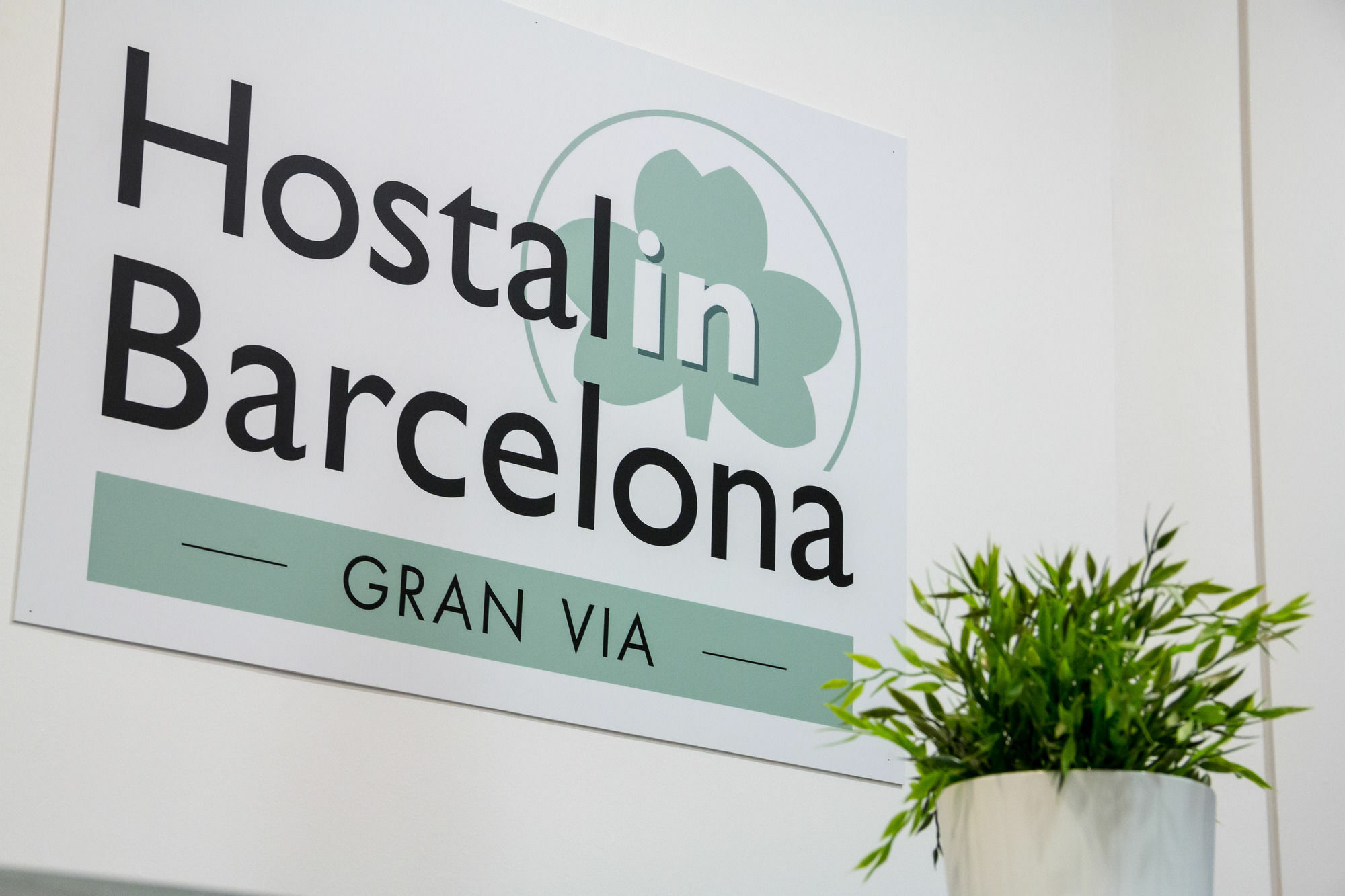 Hostalin Gran Via 3*