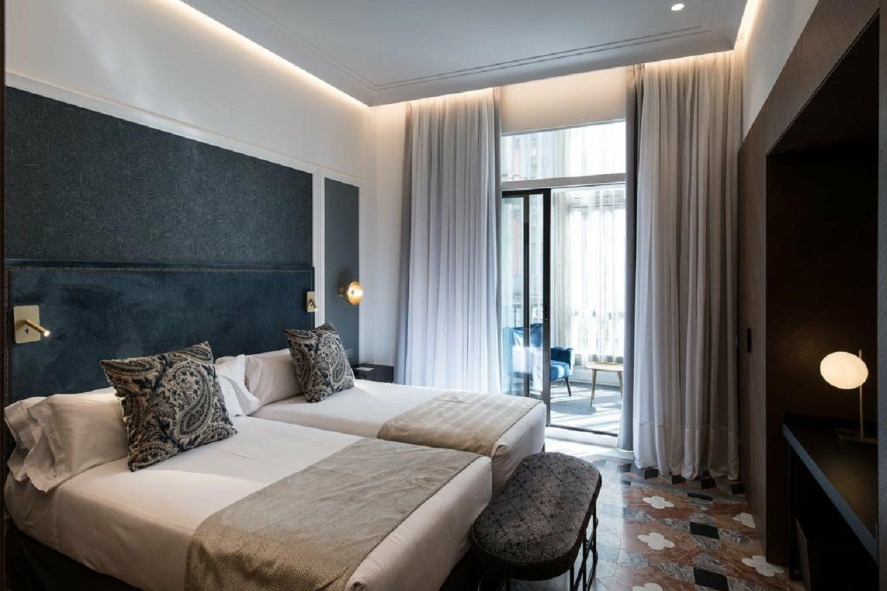 Catalonia Plaza Cataluña Hotel
