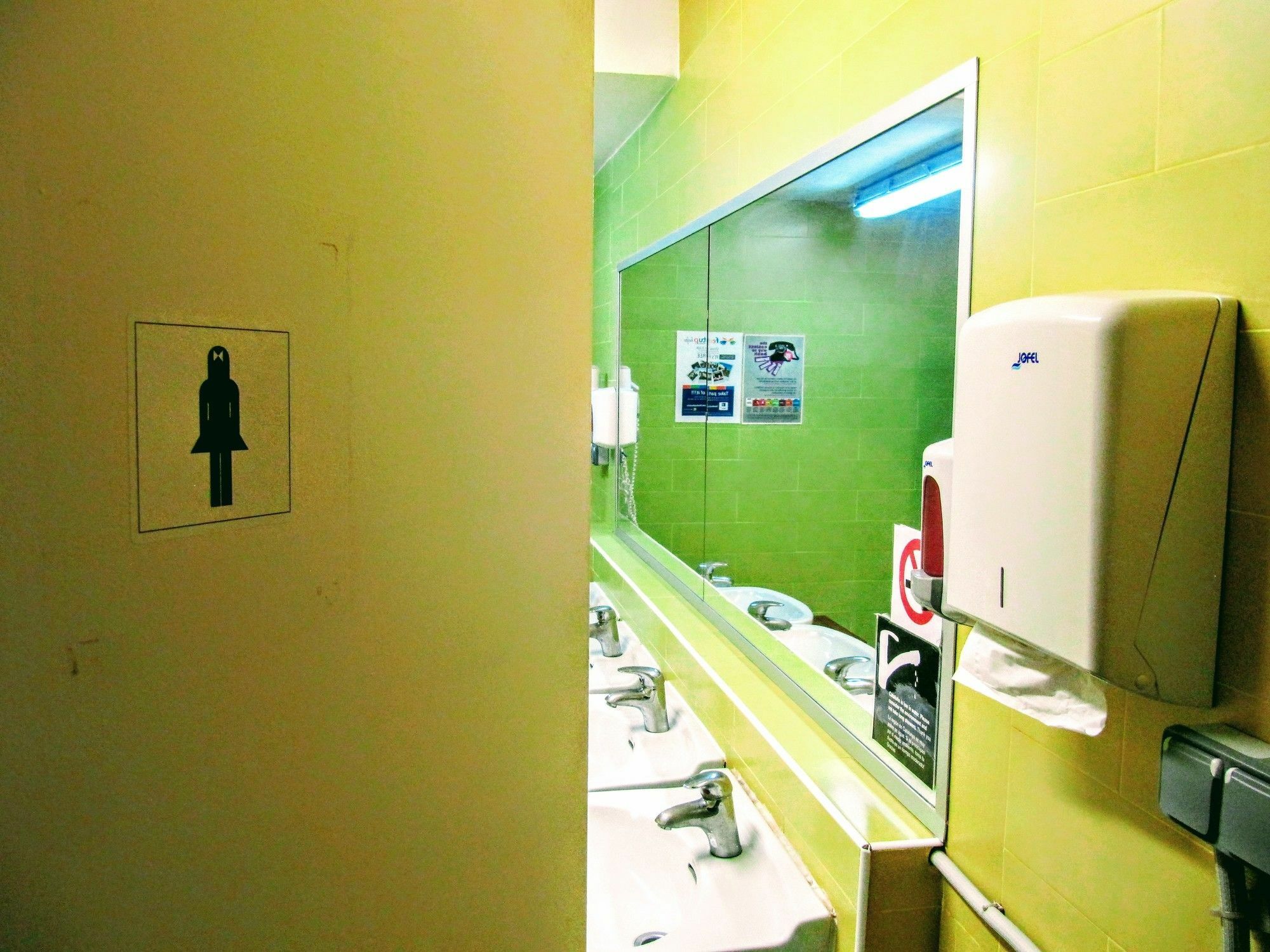 Onefam Les Corts Hostel Barcelona