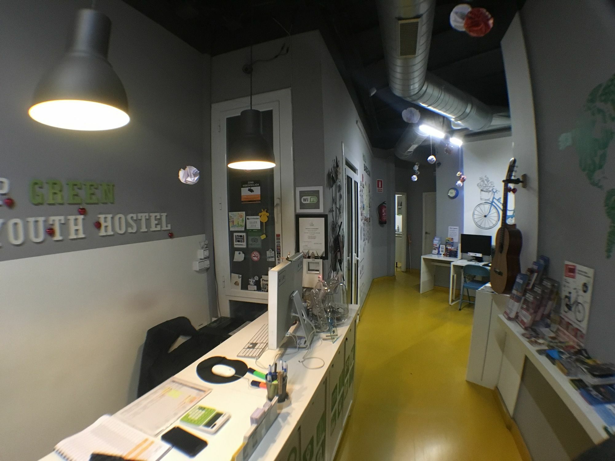 Sleep - Certified Eco Youth Hostal *
