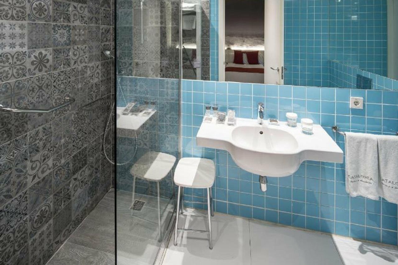 Catalonia Avinyó Hotel 3*