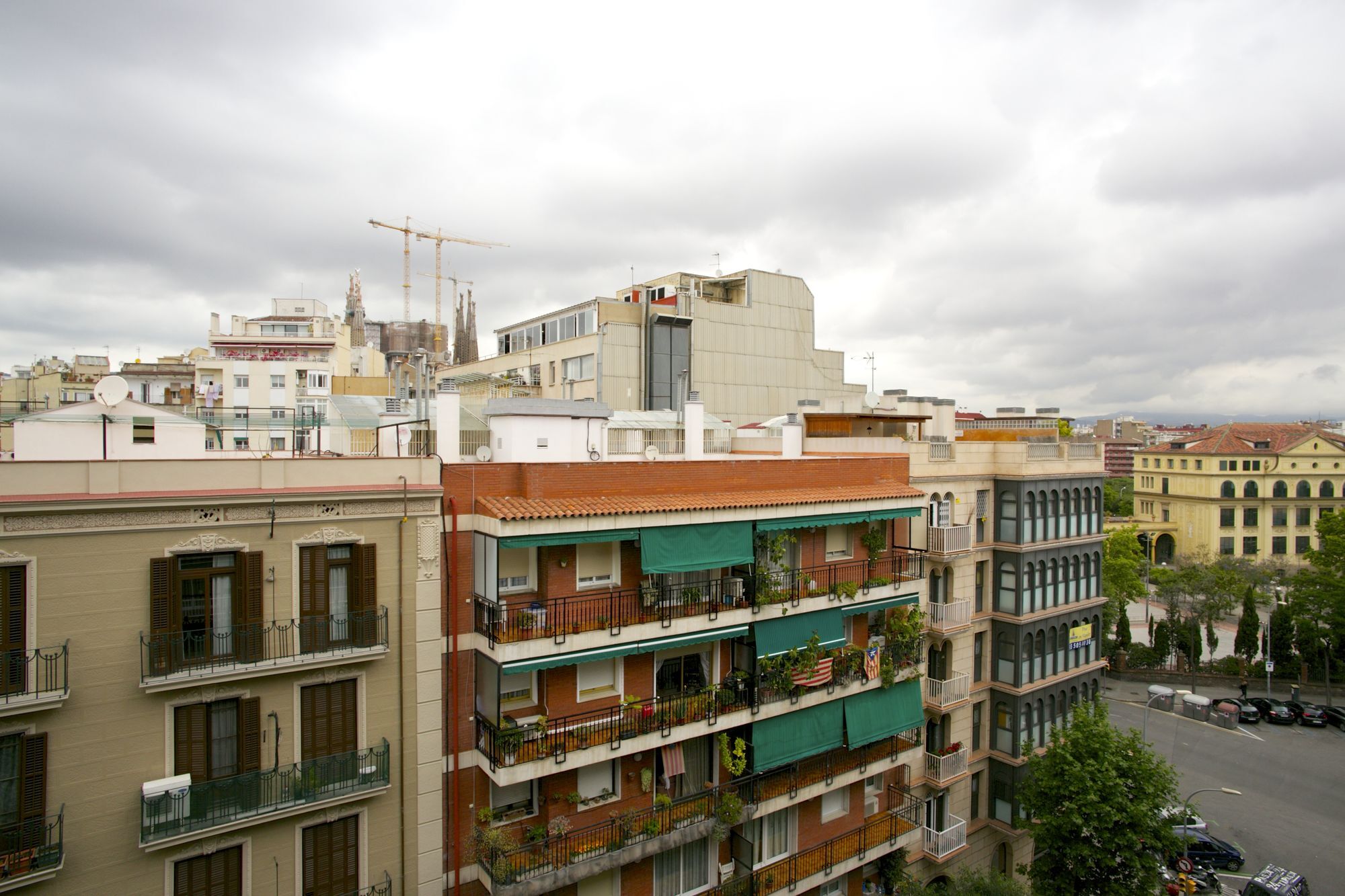 Sagrada Familia Views * Barcelona
