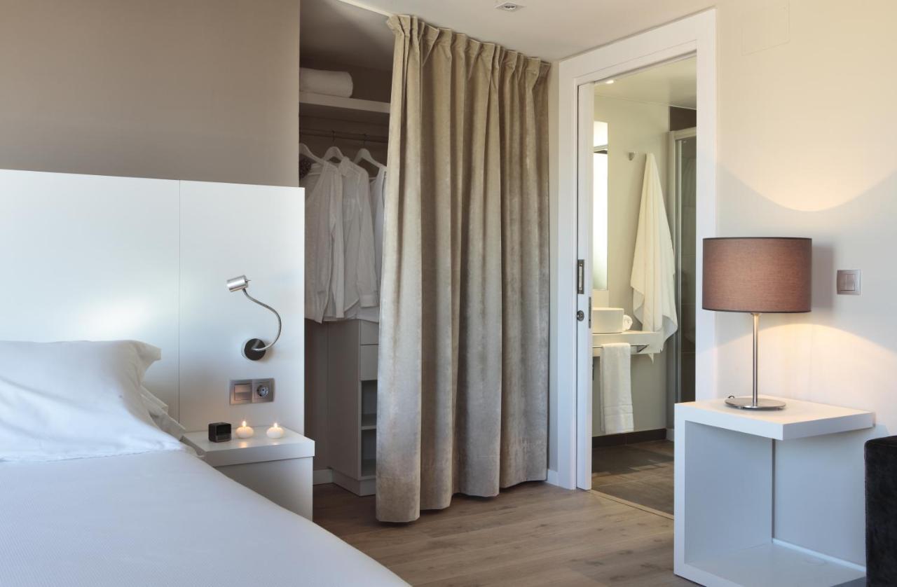 Rambla 102 Apartment *
