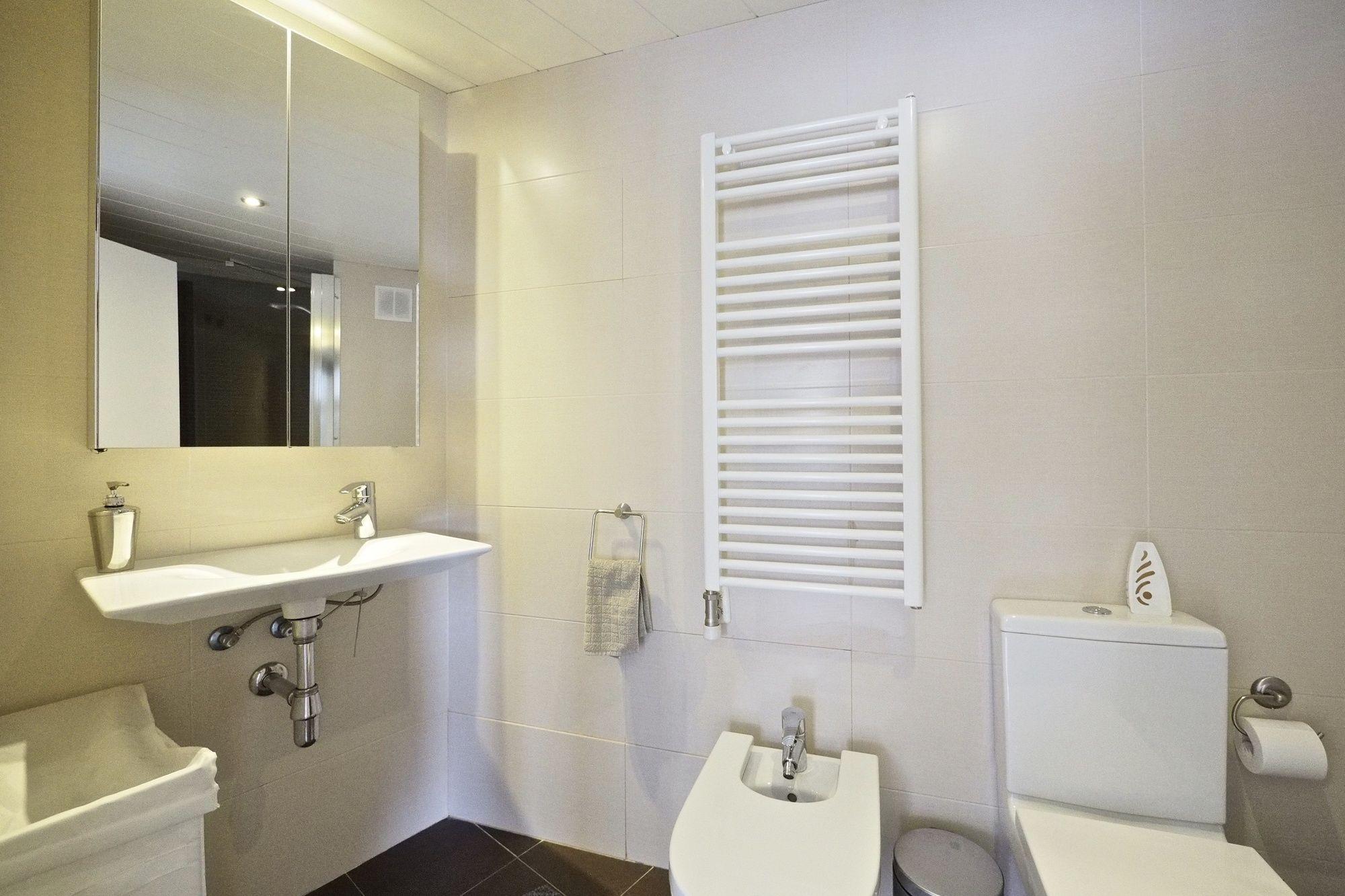 Vacasa - Exclusive Les Corts Apartment *