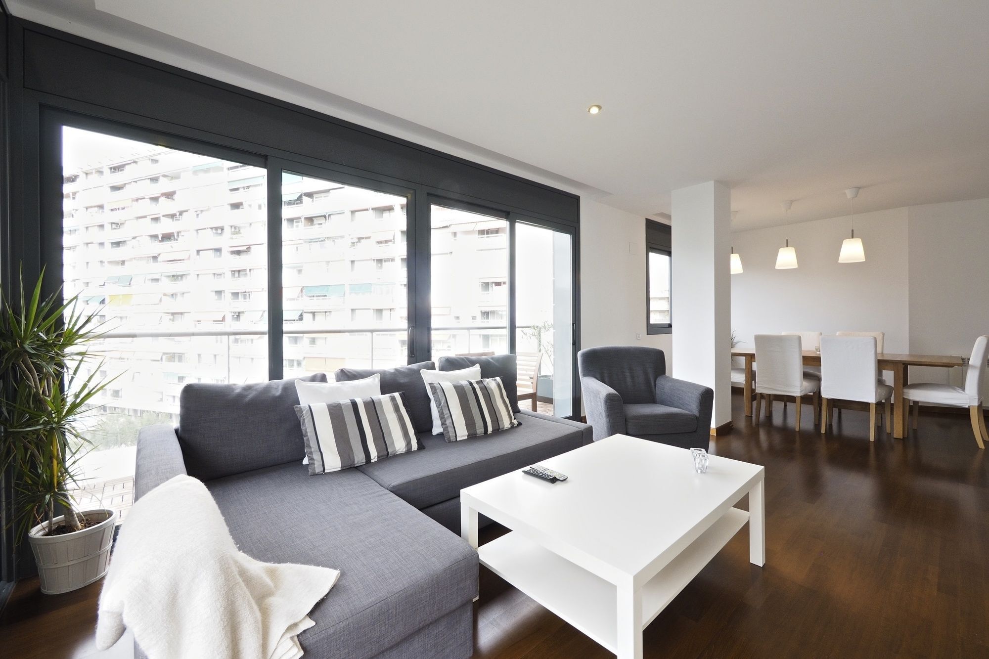 Vacasa - Exclusive Les Corts Apartment