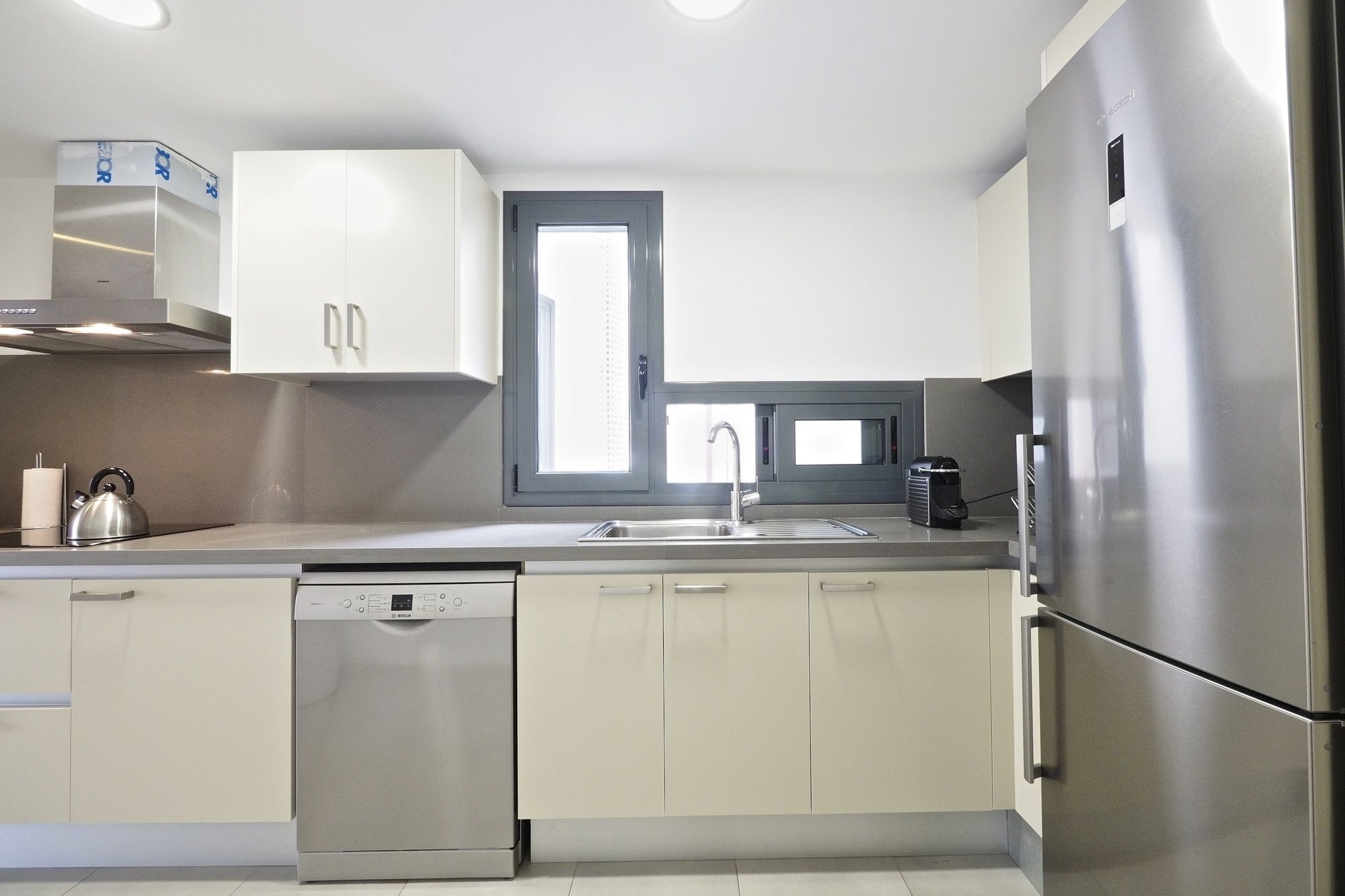 Vacasa - Exclusive Les Corts Apartment