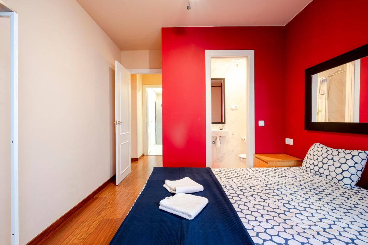Three Bedroom In Sants Apartamento