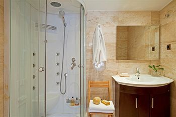 Ample Hotel Barcelona