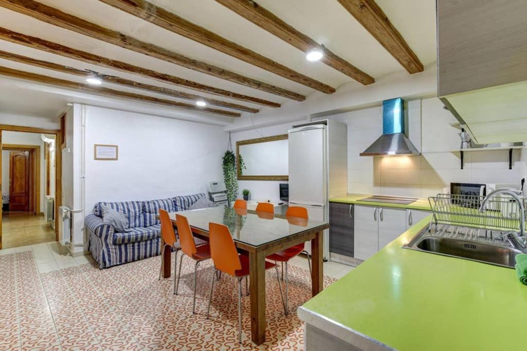 7 Pax Montserrat Ramblas Barcelona Barcelona