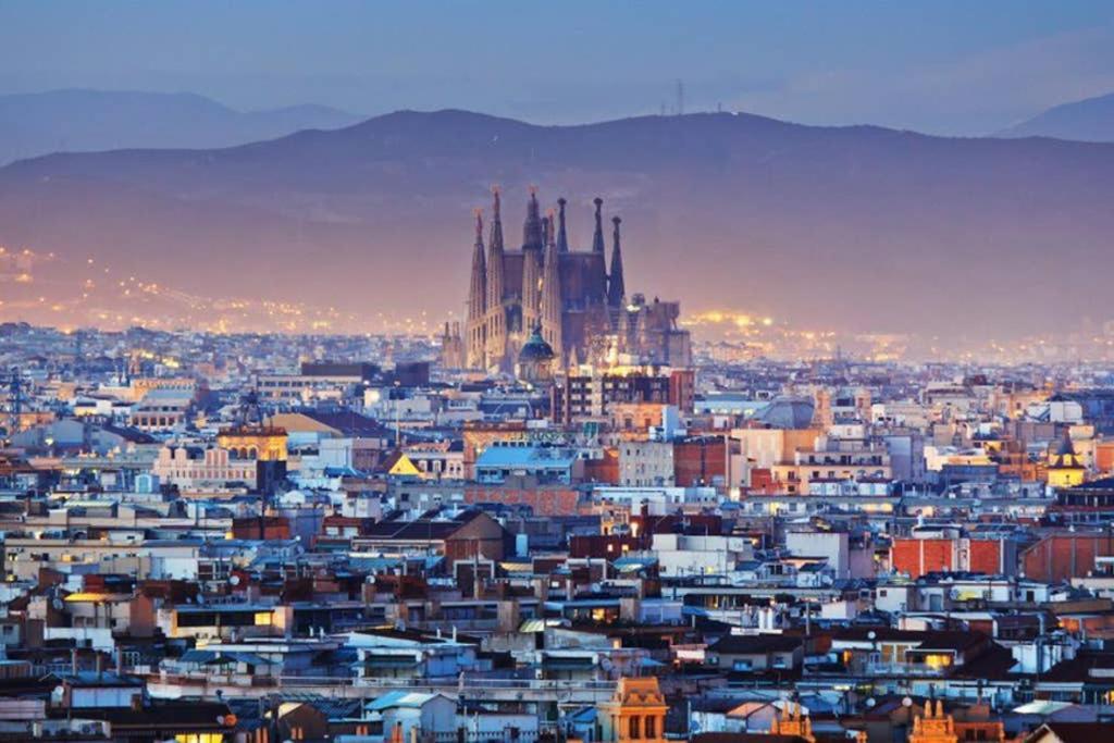 7 Pax Montserrat Ramblas Barcelona Barcelona