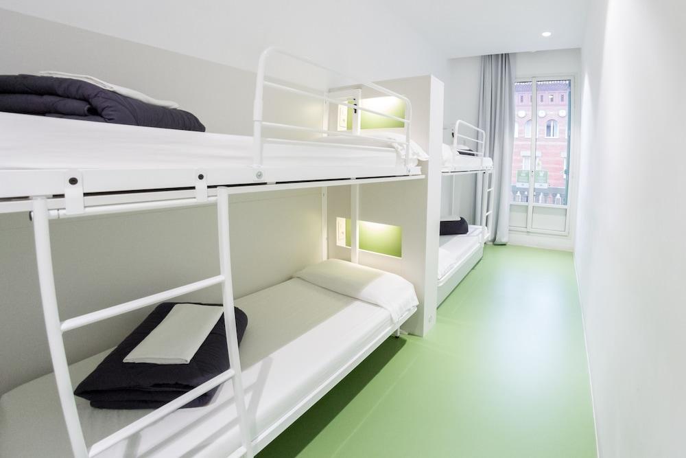 Sant Jordi Rock Palace Hostel
