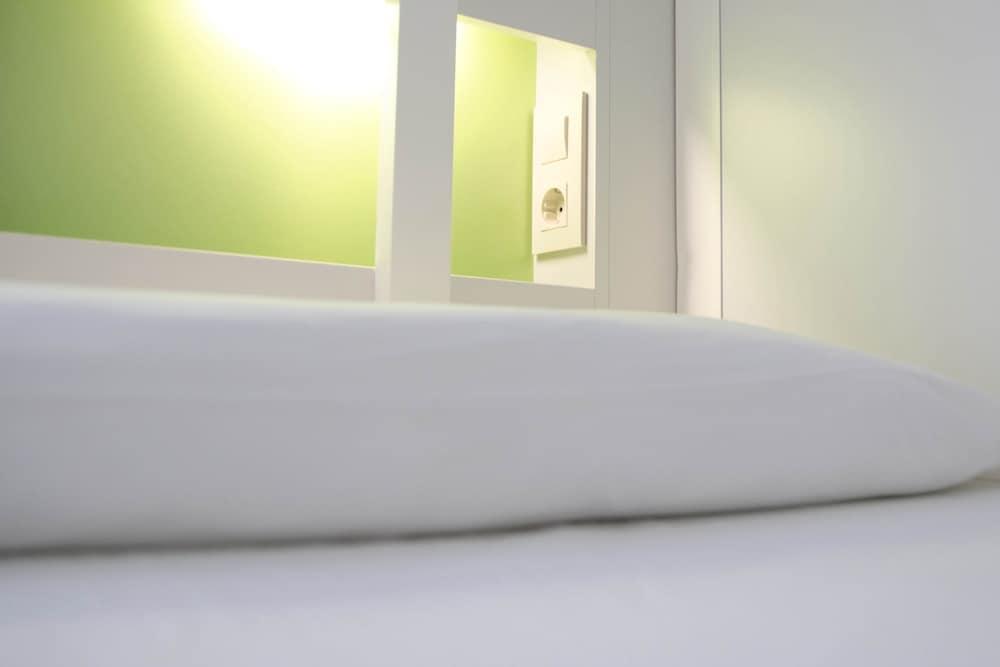 Sant Jordi Sagrada Familia Hostal