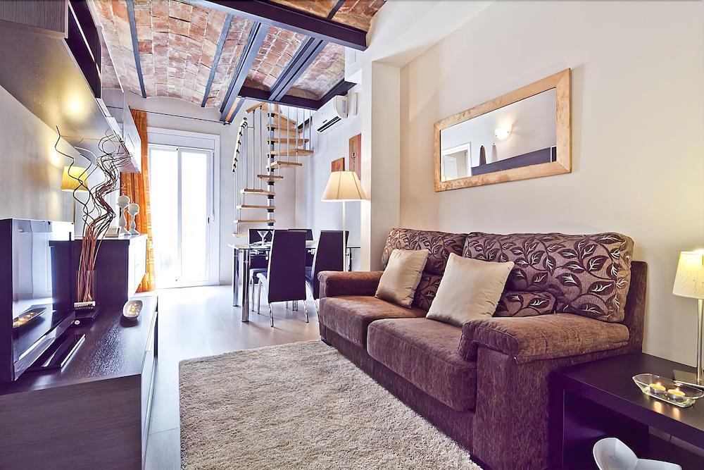 Montserrat Duplex *