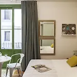 Apart. In Barcelona Damas