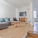 Blau Atic Apartment