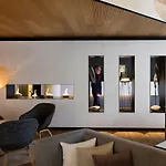 Cram Hotel