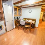 Rustic Poble Sec Apartment