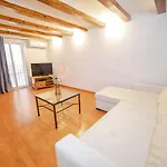 Rustic Poble Sec Apartment