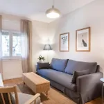 Comfortable 3 Bed Apt Next To The Sagrada Familia