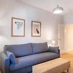 Comfortable 3 Bed Apt Next To The Sagrada Familia
