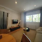 2Br Central Location