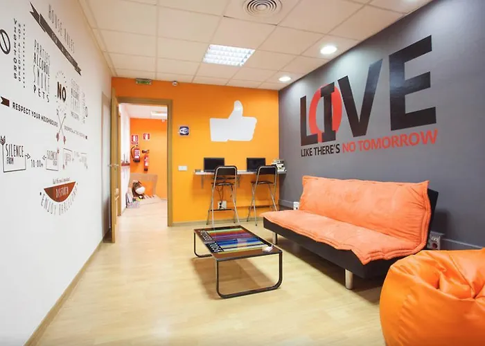 Holidaysbcn Hostel