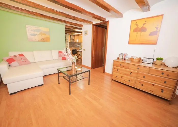 Rustic Poble Sec Apartment