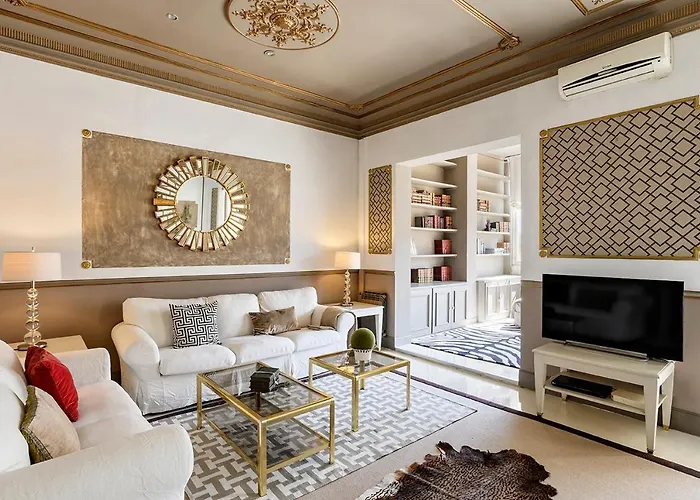 Hohomes - Centric Design Apartment