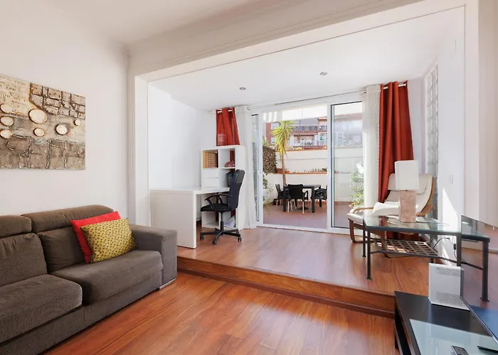 Aparteasy - Private Terrace, 3-Bedroom Apartment