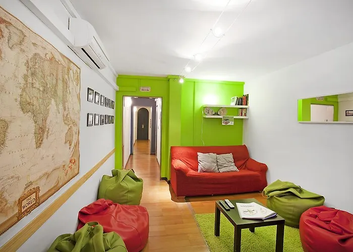 Diagonal House Hostel