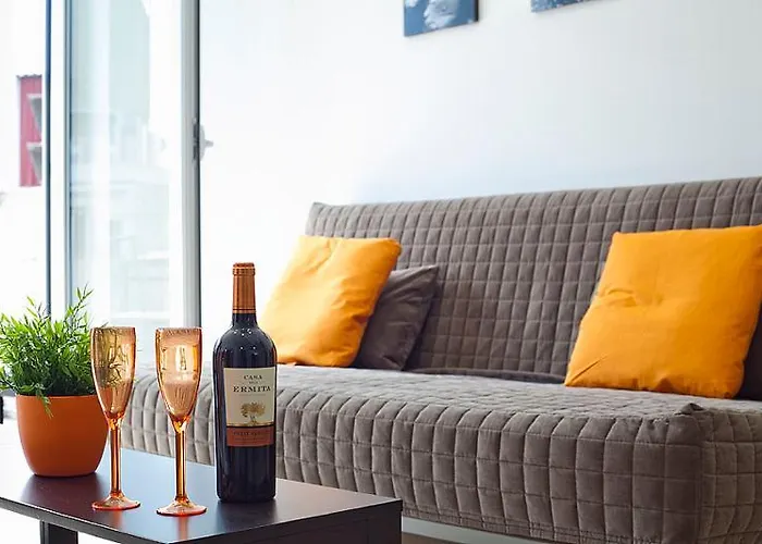 Charm Suites Paralel
