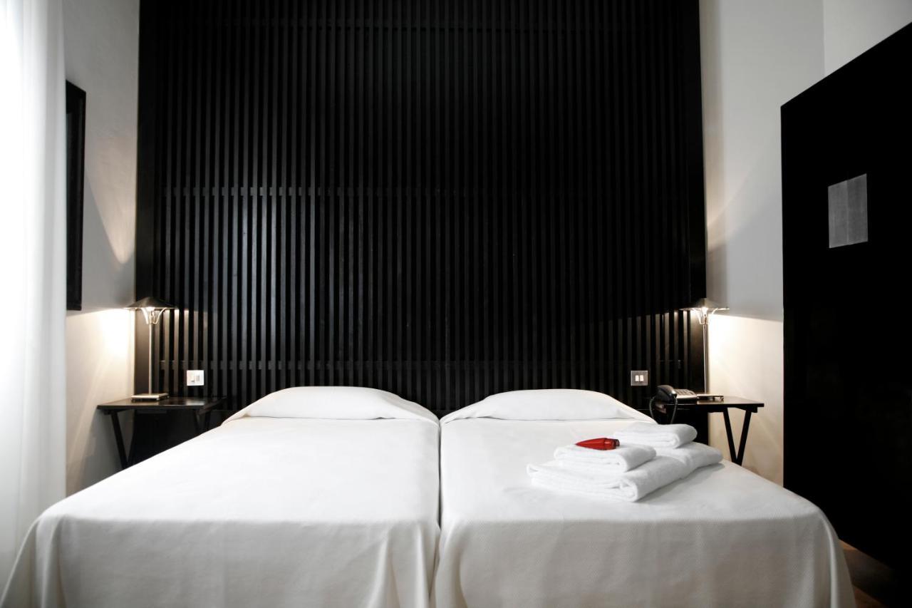 Market Hotel