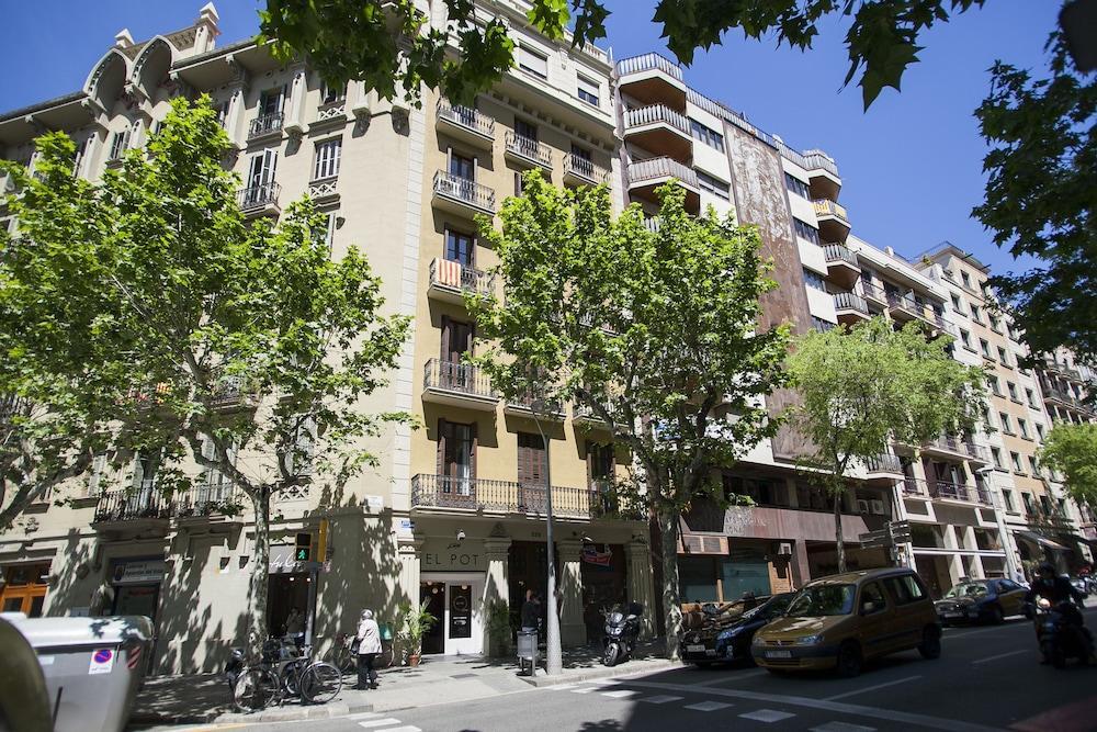 Bbarcelona Corsega Flats 3*