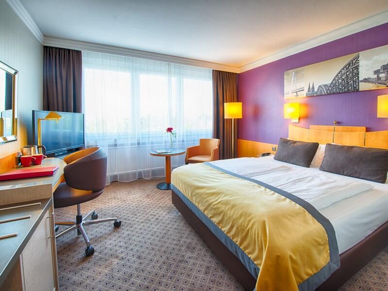 Leonardo Royal Fira 4*