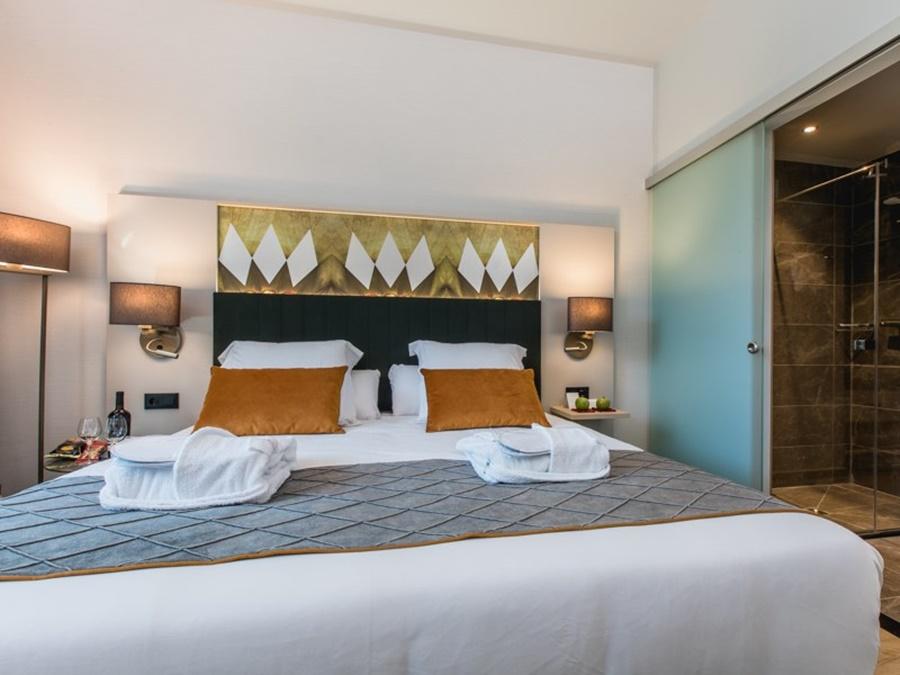 Leonardo Royal Fira Hotel 4*