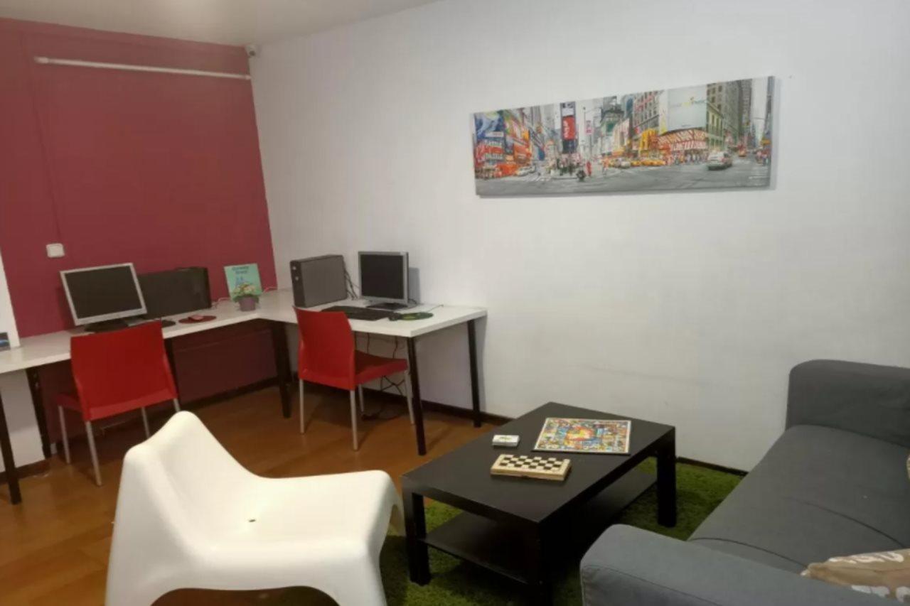 Hostal Diagonal House *