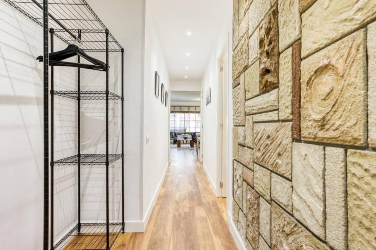 Nice And Cozy 4 Bedroom In Sants-montjuic Bcn *