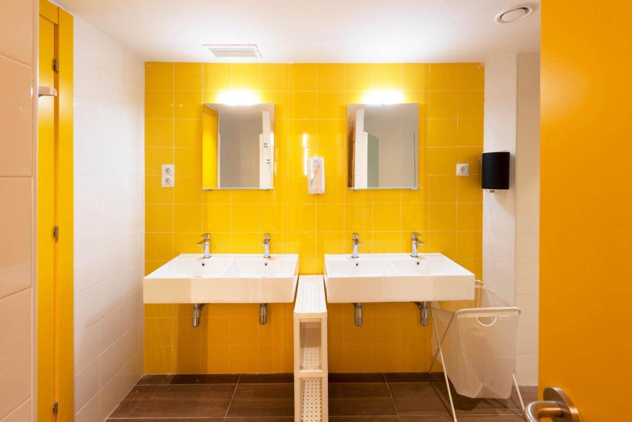 Hostelle *