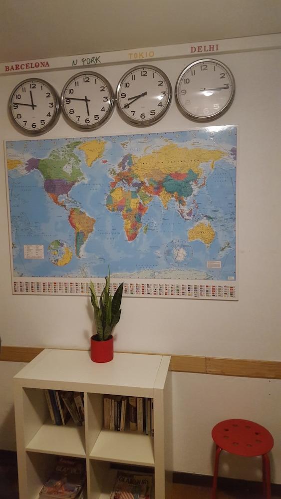 Diagonal House Hostal