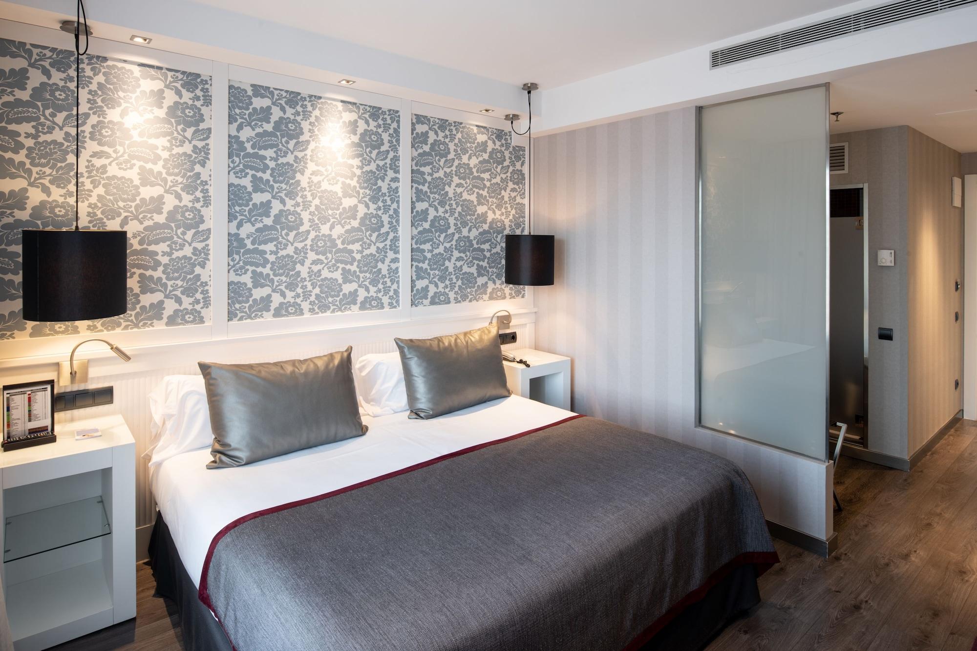 Hotel Catalonia Plaza 4*