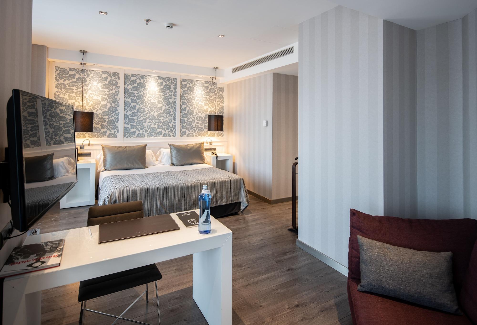 Catalonia Plaza Hotel 4*